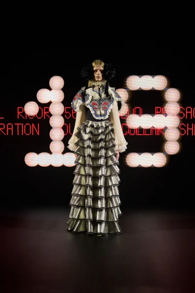 Look 19
